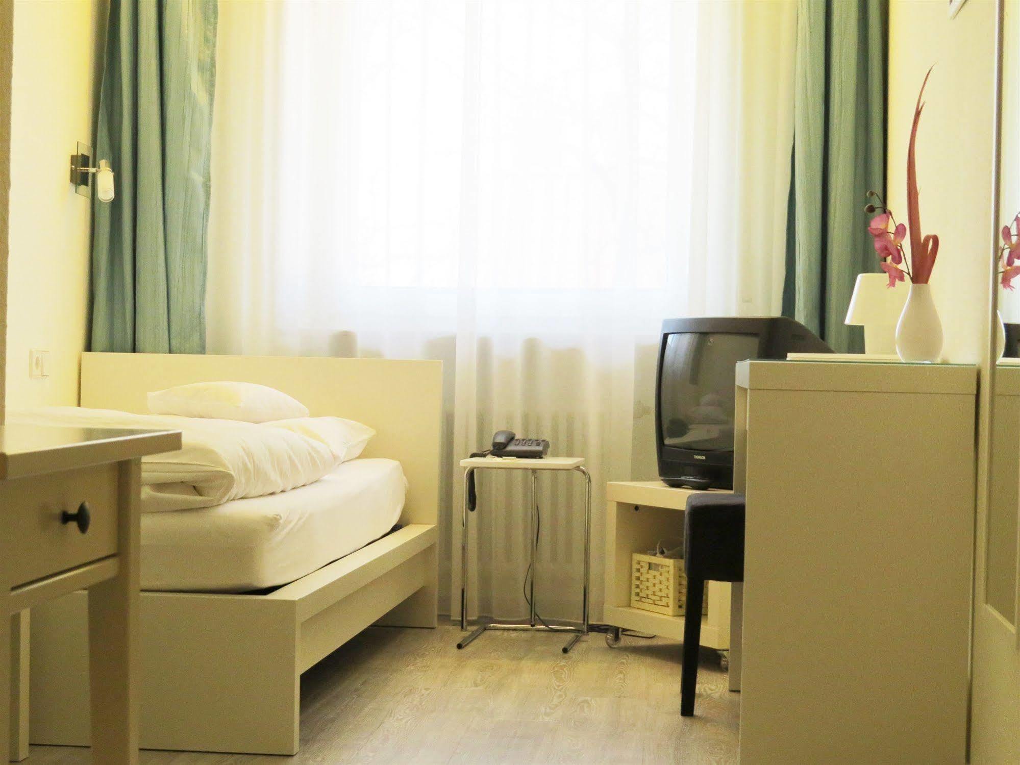 Hotel & Restaurant Die Linde Wangen  ภายนอก รูปภาพ